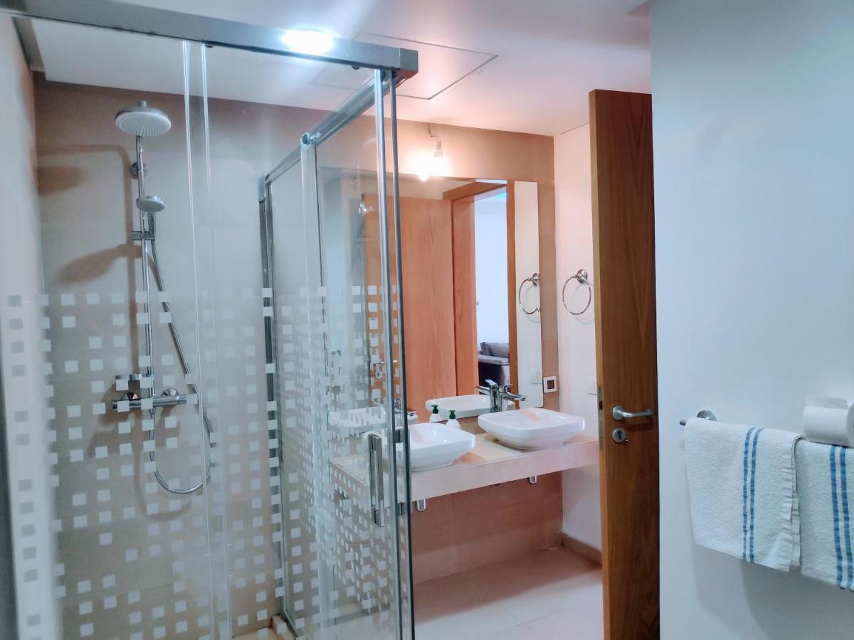 La Marina: Luxury Riverfront Apartment with Prime Location Sale Exterior photo