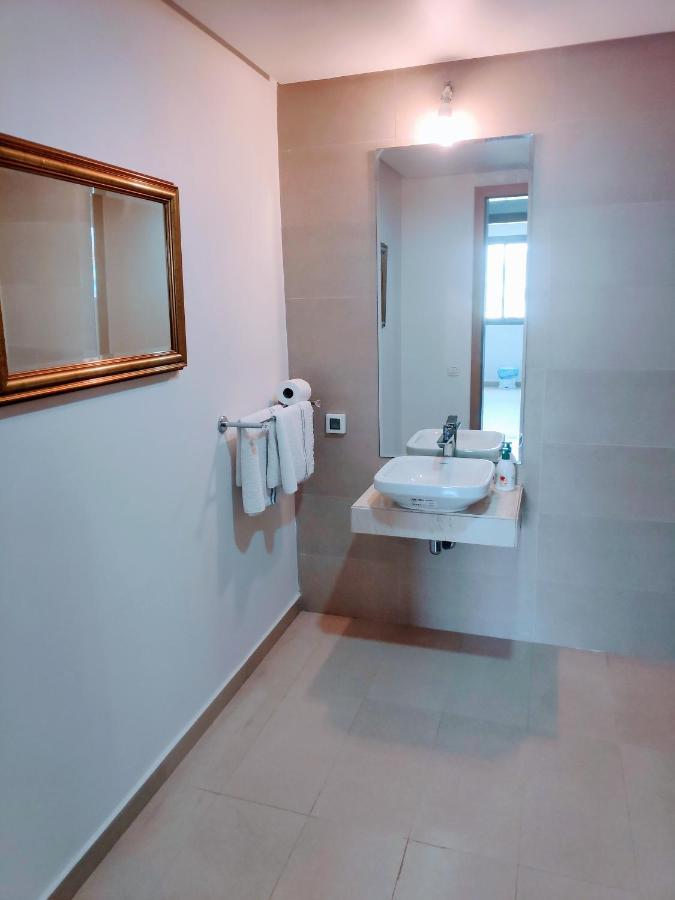 La Marina: Luxury Riverfront Apartment with Prime Location Sale Exterior photo