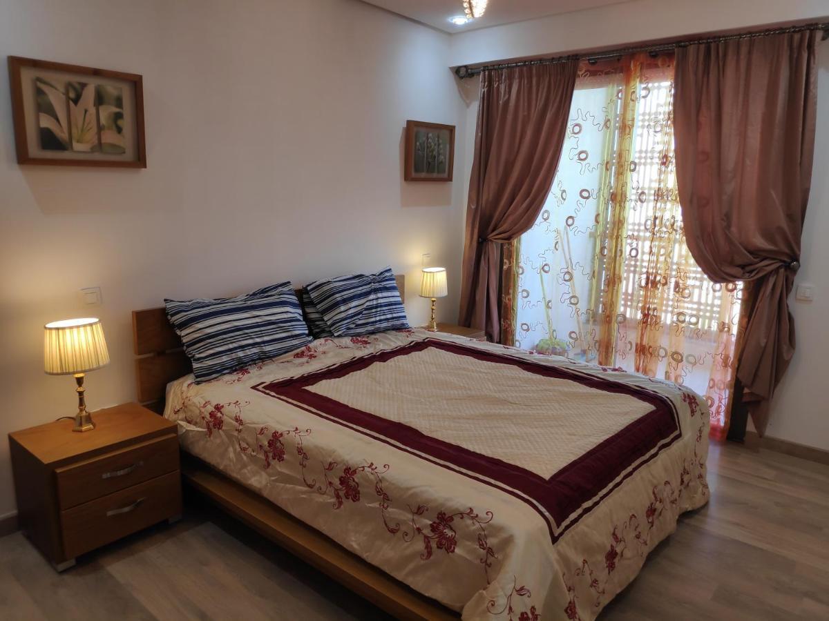 La Marina: Luxury Riverfront Apartment with Prime Location Sale Exterior photo