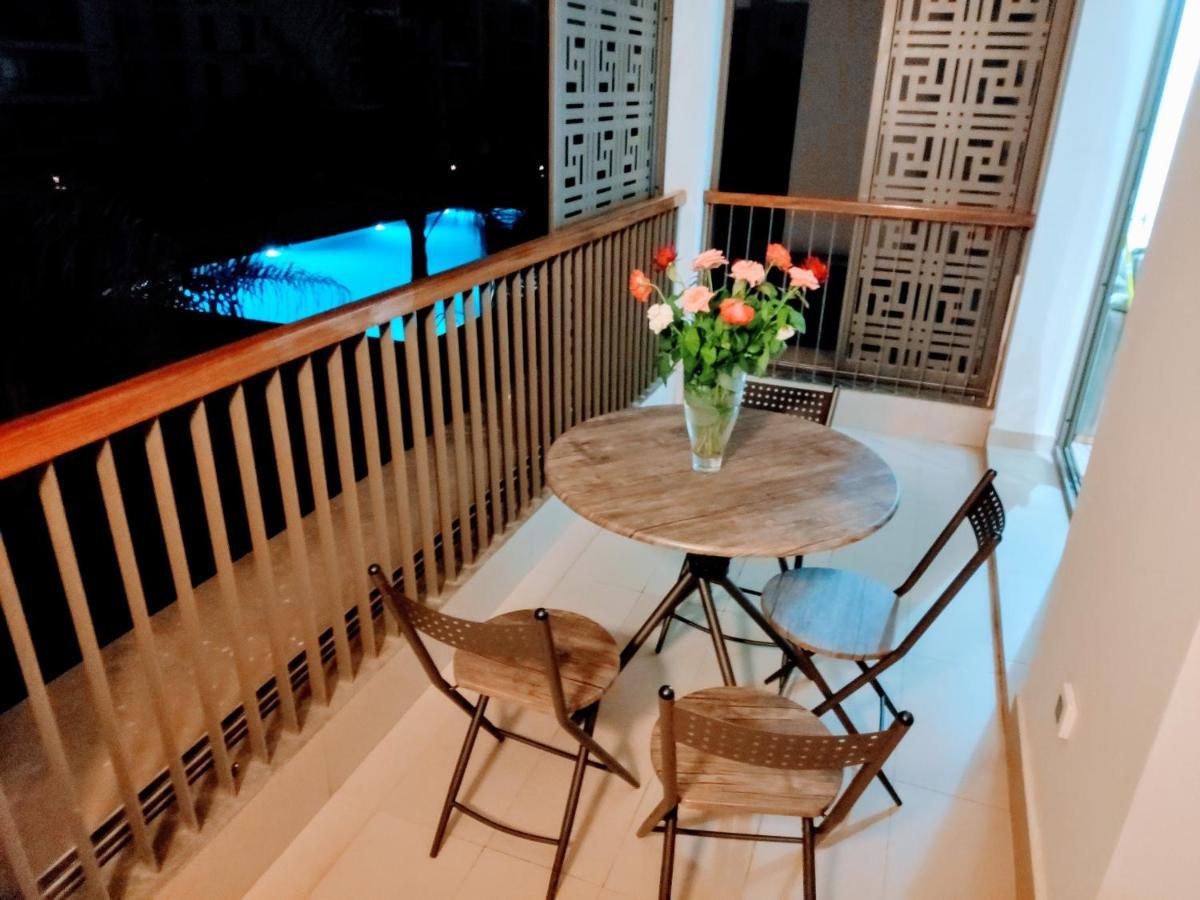 La Marina: Luxury Riverfront Apartment with Prime Location Sale Exterior photo