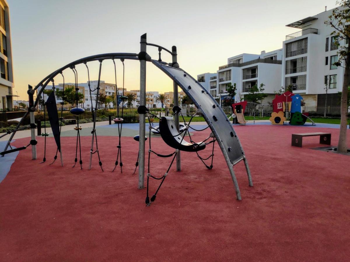 La Marina: Luxury Riverfront Apartment with Prime Location Sale Exterior photo